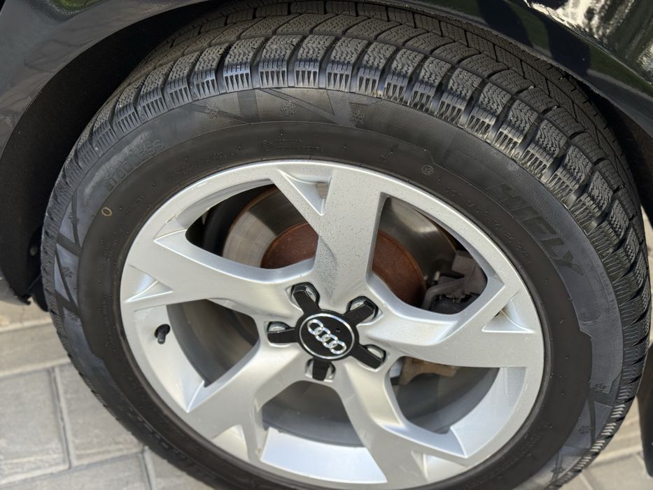 Продам Audi A6 2.4 бензин автомат