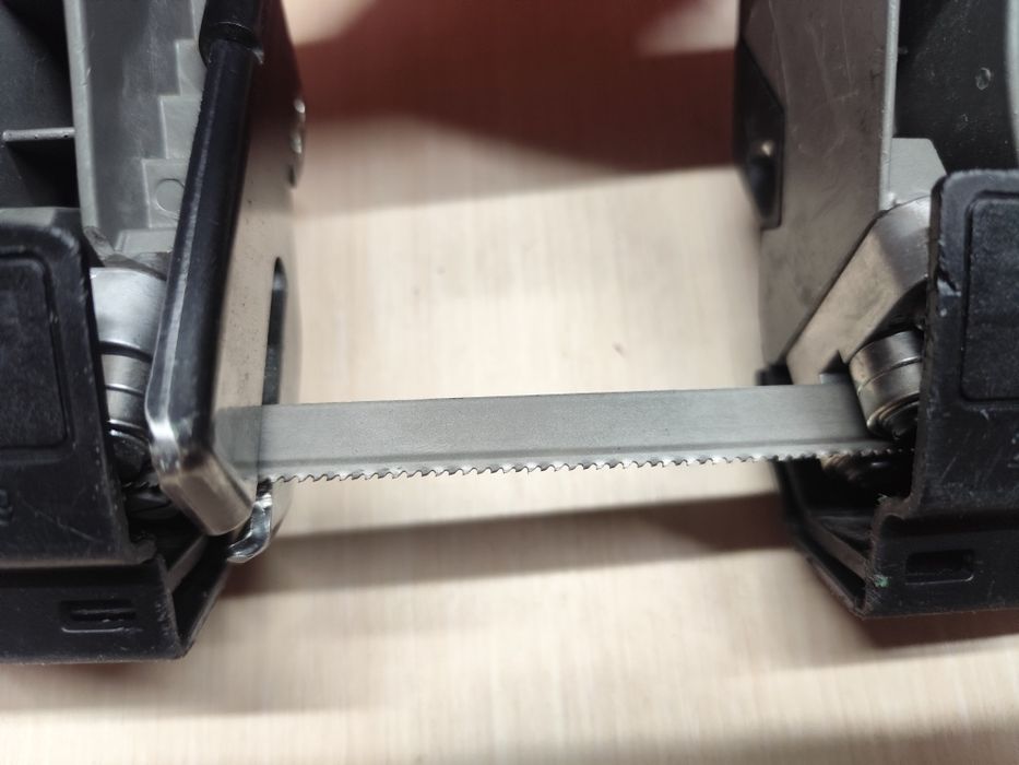 Milwaukee M18 FBS 85 акумуляторна безщіткова стрічкова пила Мілвоке