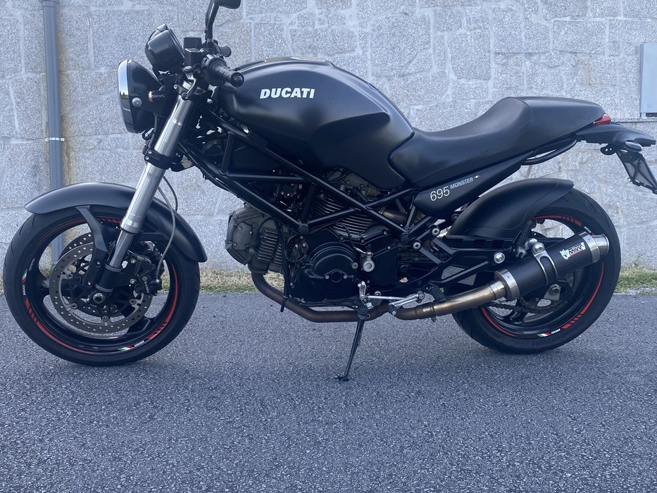 Ducati Monster 695