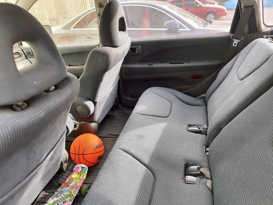 Mitsubishi space wagon