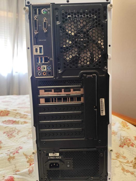 Memória Ram 2x8 + Motherboard ATX MSI Z390-A PRO + Intel i5 9600K + Caixa Nox Hummer MC pro argb + Cooler Master Hyper 212 LED