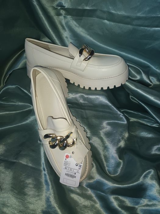 Sprzedam Mokasyny marki Stradivarius  roz.  41