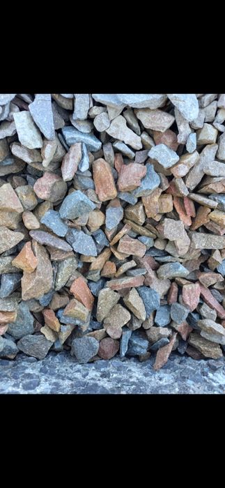 Ziemia z transportem kamień piasek i inne kruszywa