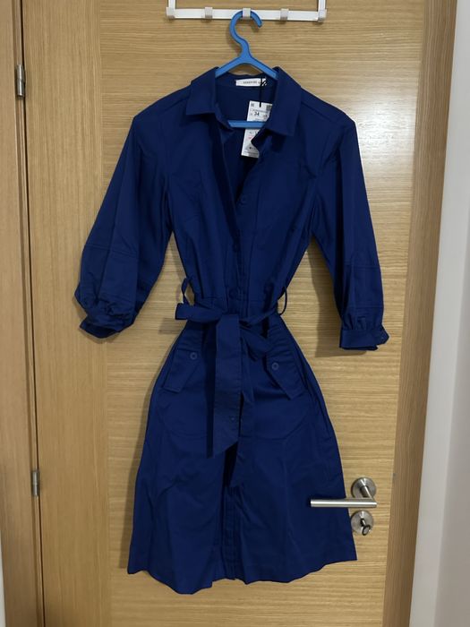 vestido azul profundo incrivelmente elegante