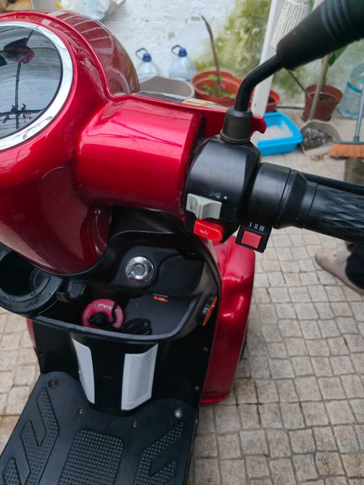 Scooter Eléctrica 4 Rodas Veleco – Mobilidade Reduzida – Como Nova