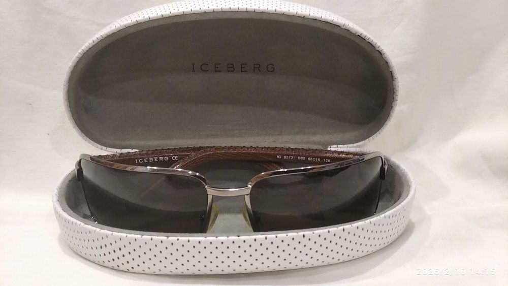 Женские солнцезащитные очки ICEBERG с кожаным футляром