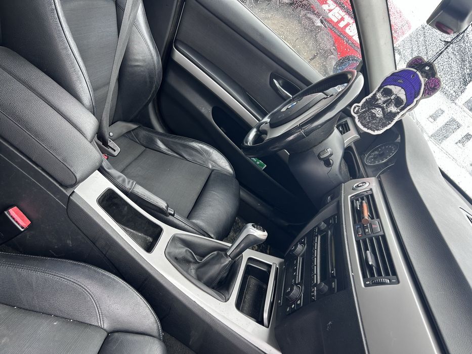 Bmw e91 2,5i.  218 koni