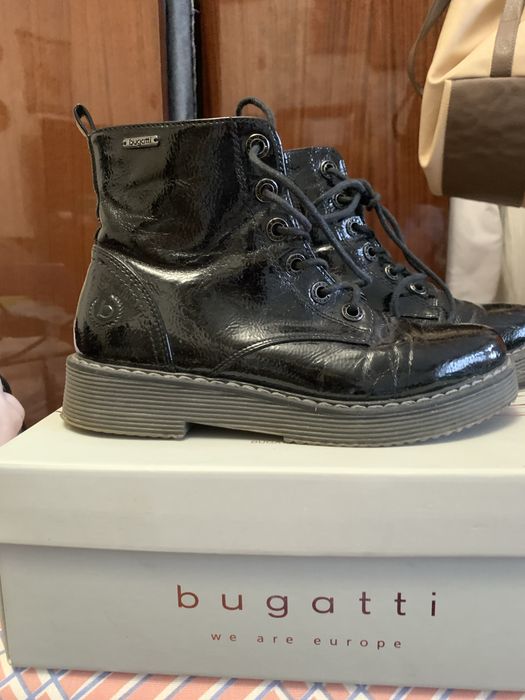 Ботинки жіночі Bugatti