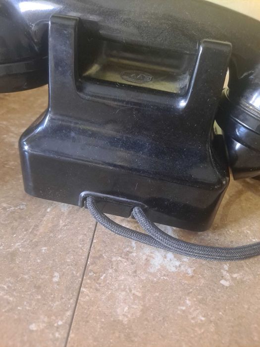 Stary, bakelitowy telefon z lat 60-tych RWT CB-49/B-A.