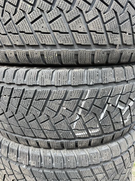 Зимня гума 245/55 р19