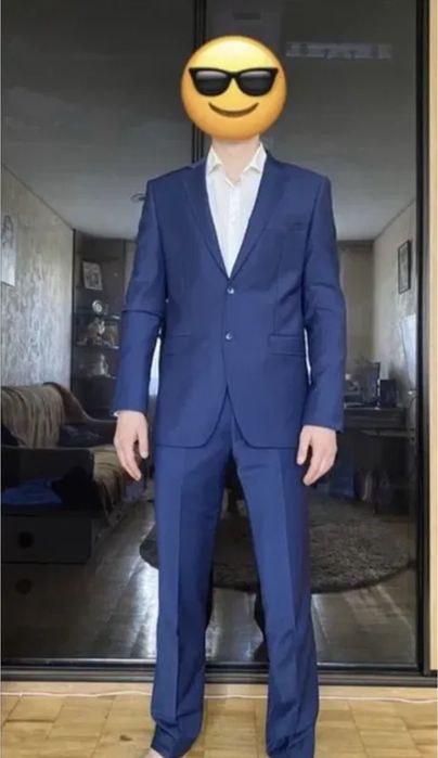 Чоловічий костюм , брючний костюм