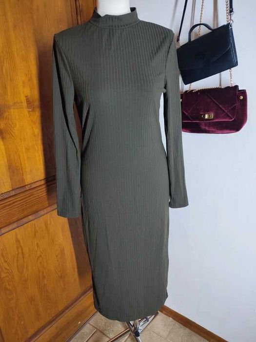 Elegancka prążkowana sukienka midi New Look khaki, r. 42