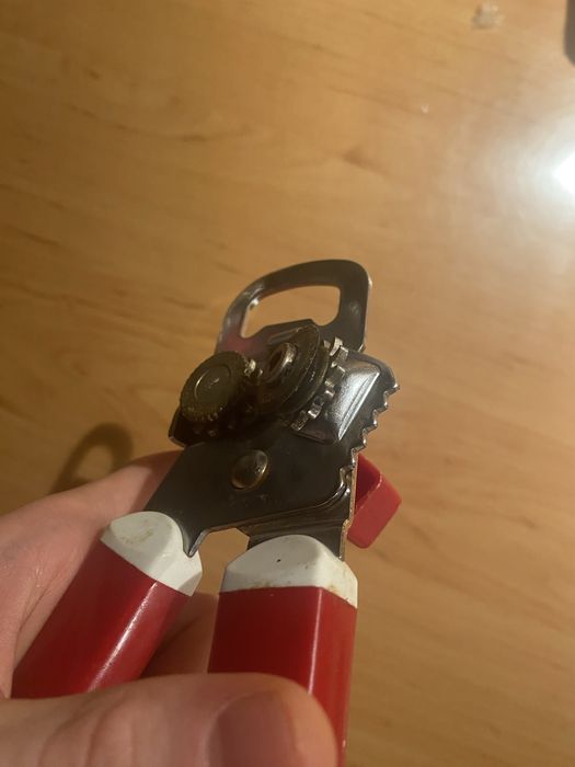 Otwieracz do puszek, piwa, konserw PRL