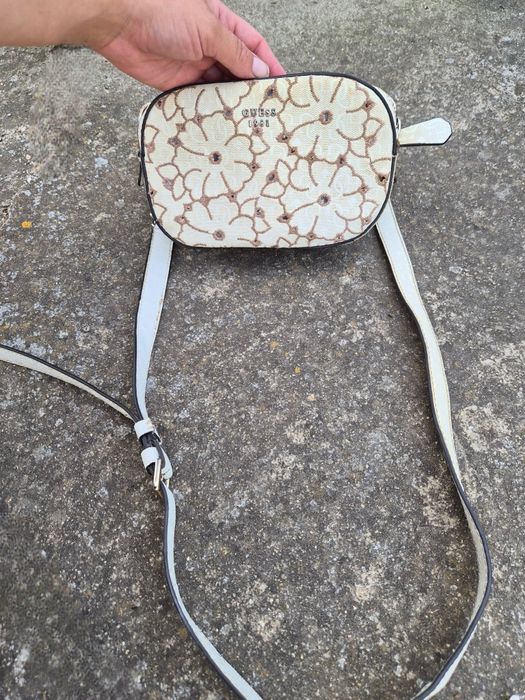 Bolsa a tiracolo Guess