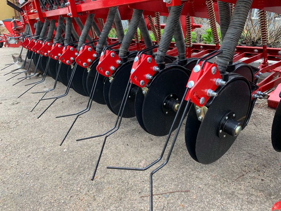 Сівалка зернова СЗ навісна 3м. під МТЗ ЮМЗ сівник