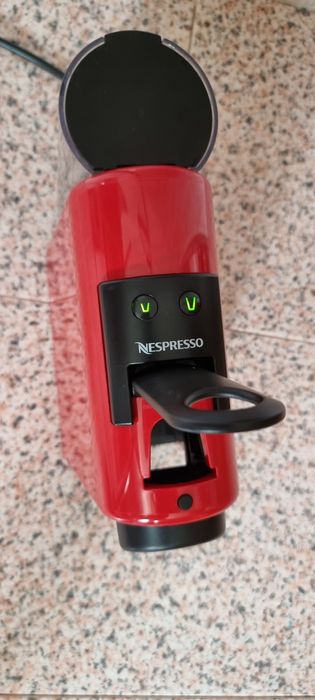 AVARIADA...Máquina de Café DELONGHI Nespresso Essenza Mini EN85R
