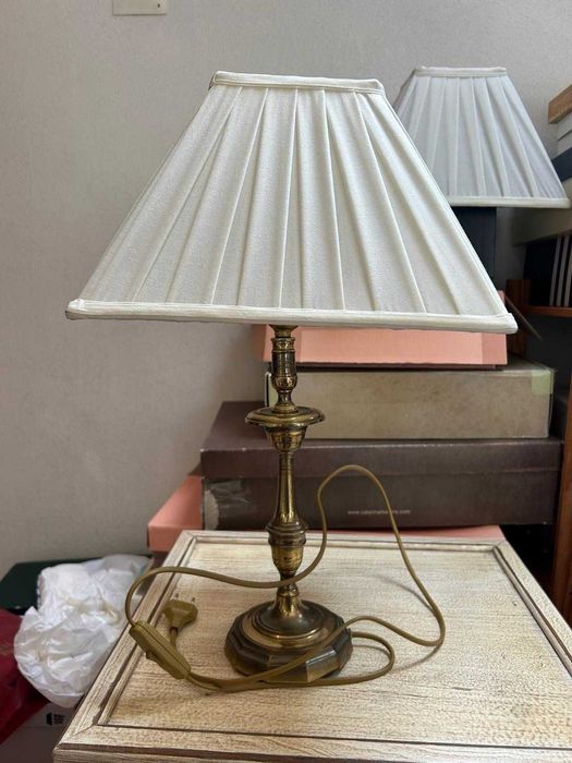 Conjunto de 2 candeeiros de mesa base em cobre