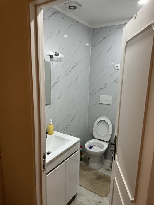 Alugo Quarto ao lado da Paragem do metro Fonte do cuco  Sra. Hora