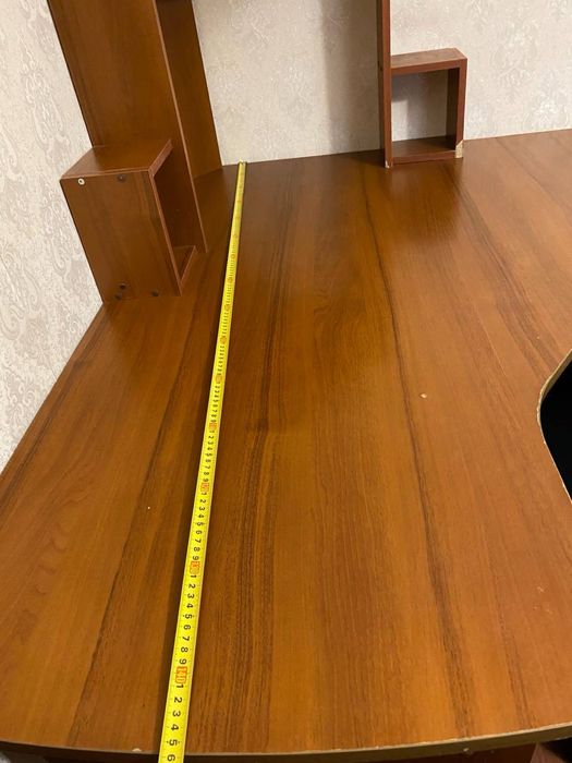 Большой, добротный компютерный, угловой стол