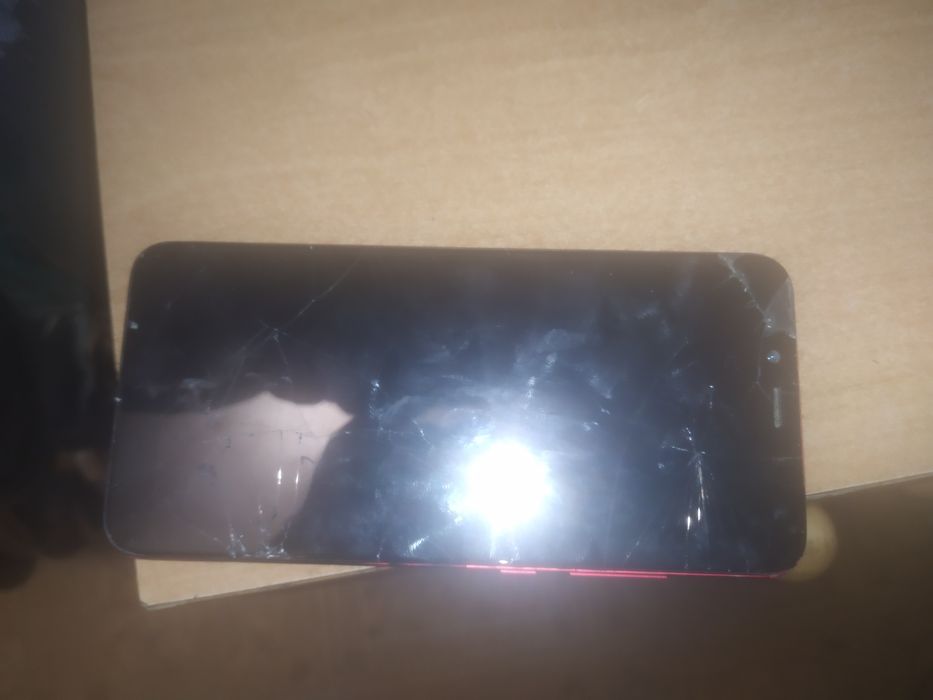 Xiaomi mi a2 (требуется замена дисплея и стекла)