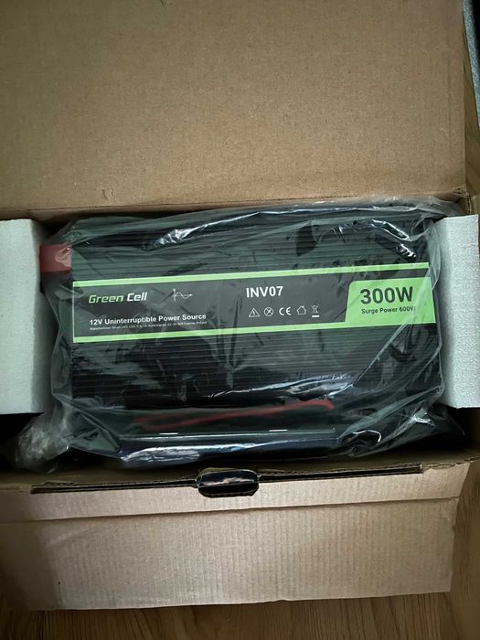 Инвертор ИБП 3 в 1 Green Cell с чистым синусом, 12В-230В, 300Вт/600Вт