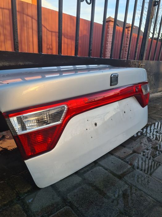 Ляда Seat Toledo 2 sedan сеат толедо 2 сіат седан кришка багажника