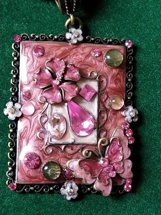 Кулон и серьги "Fashion Jewelry" - подарок к празднику.