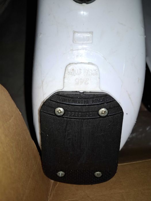 Buty narciarskie Rossignol Hero J4 24,5 285 mm w stanie bdb