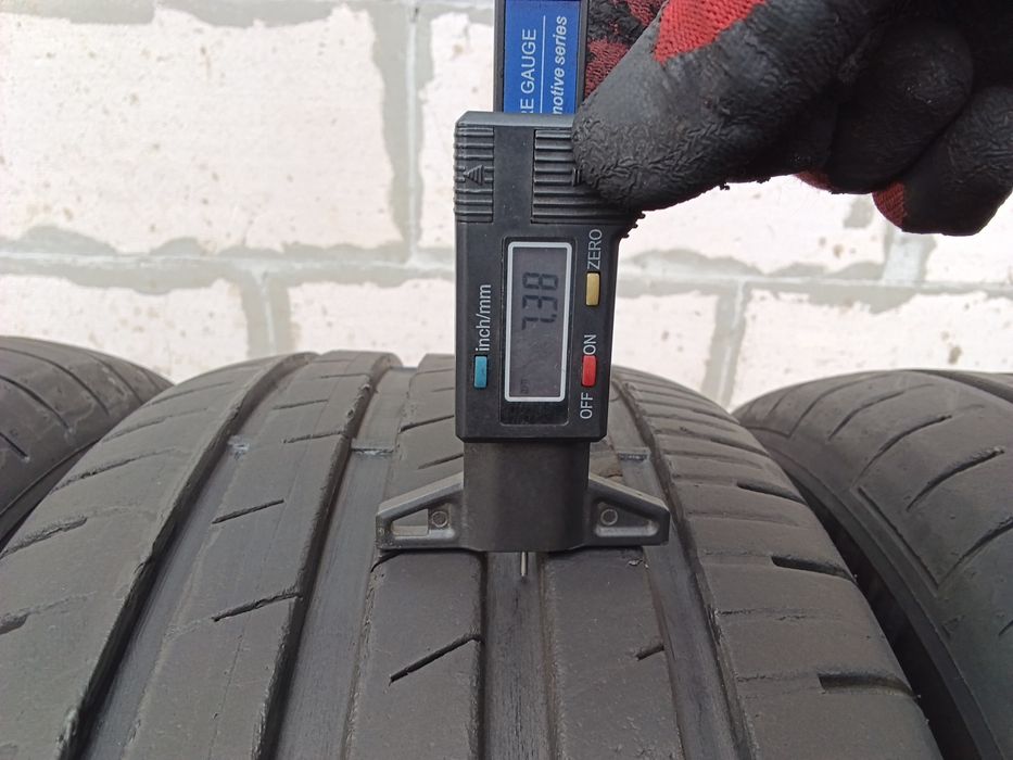 Продам шини 215/55R16