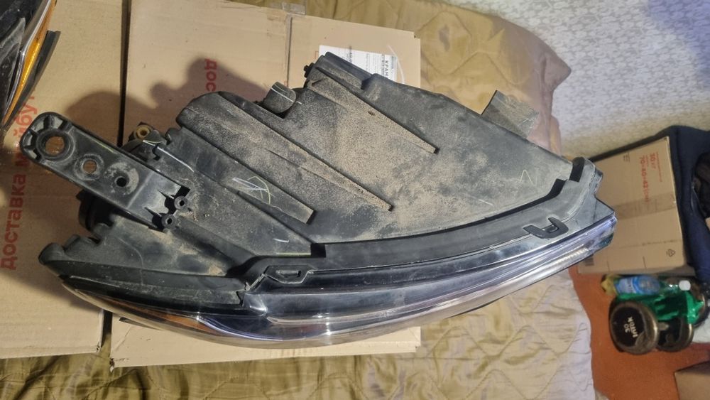 Фари оригінал на Jeep compass 2018 рік Права ціла, ліва під ремонт