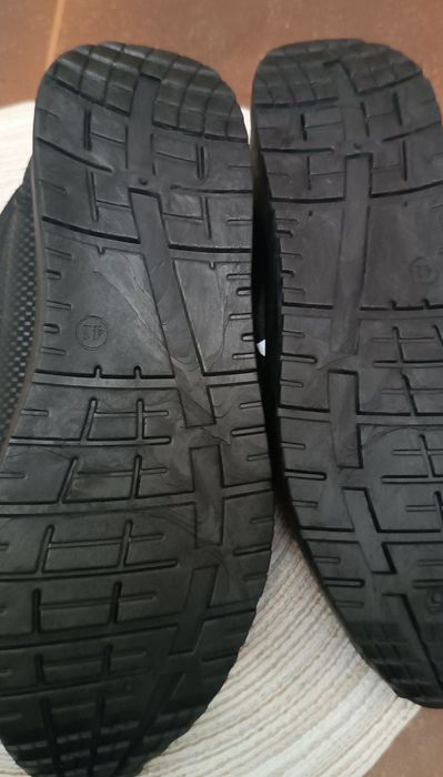 Чоловічі кросівки 45 р