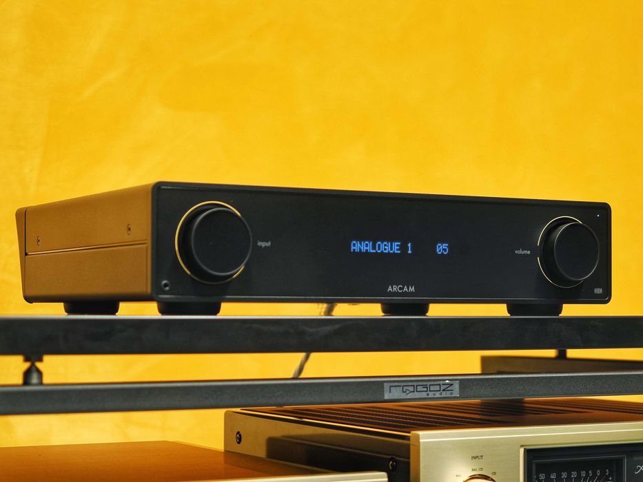 Wzmacniacz zintegrowany z Bluetooth Arcam A15+ nowy 2 lata gwarancji