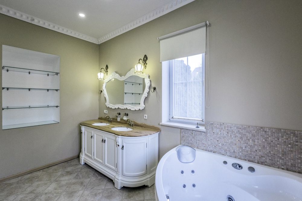 Будинок з басейном Білогородка