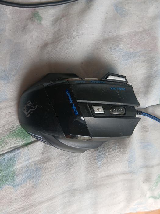 Conjunto teclado e rato gamer