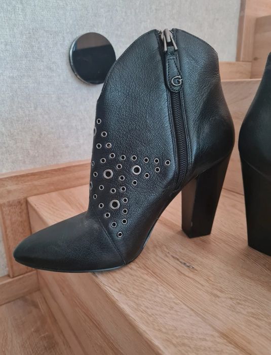 Czarne botki Guess 38