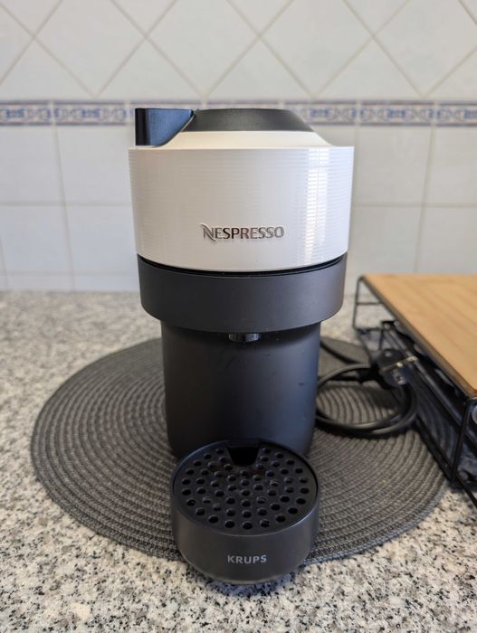 Máquina Café Nespresso Vertuo POP Br c/ Suporte  Cápsulas em Garantia