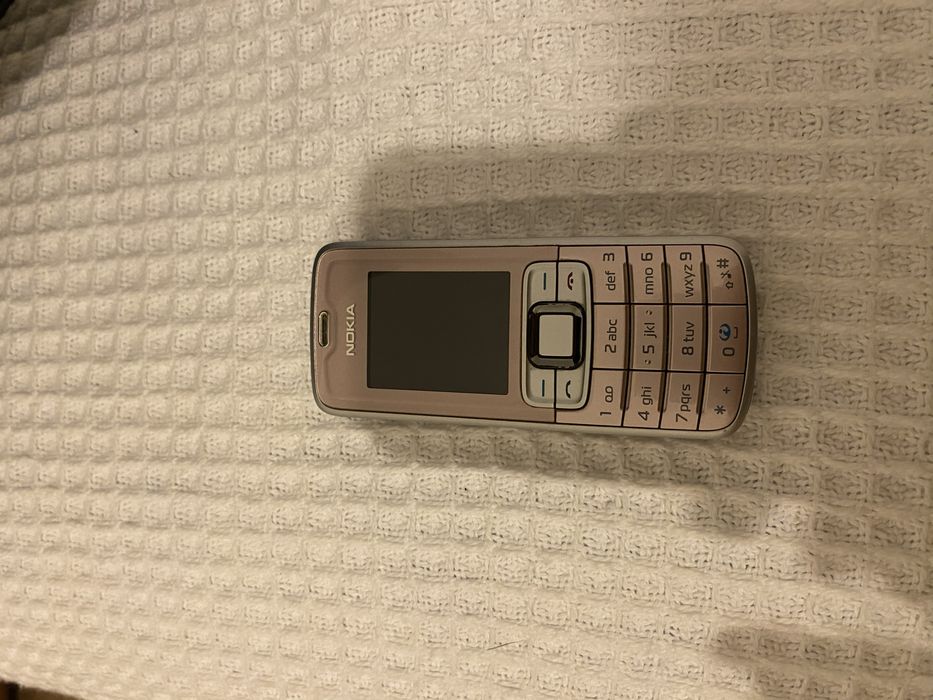 Varios Telemóveis antigos a funcionar e bateria nokia