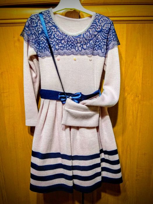 Вязаное Детское платье с сумочкой