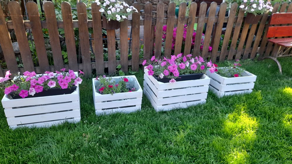 Komplet 4 skrzynek na kwiaty drewnianych