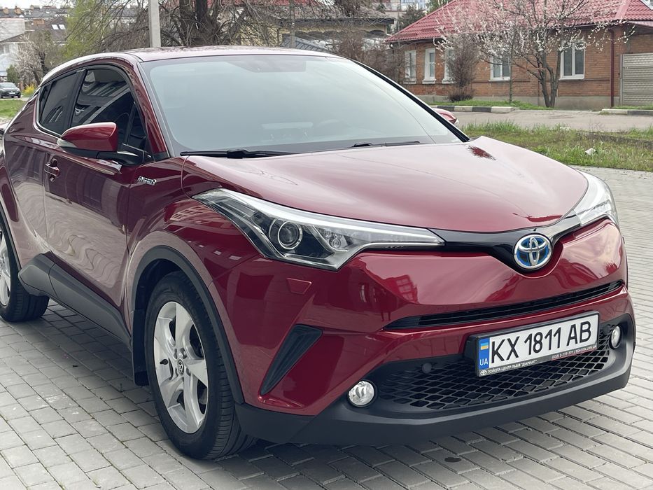 Продам офіційний автомобіль Toyota CH-R  Гібрід .