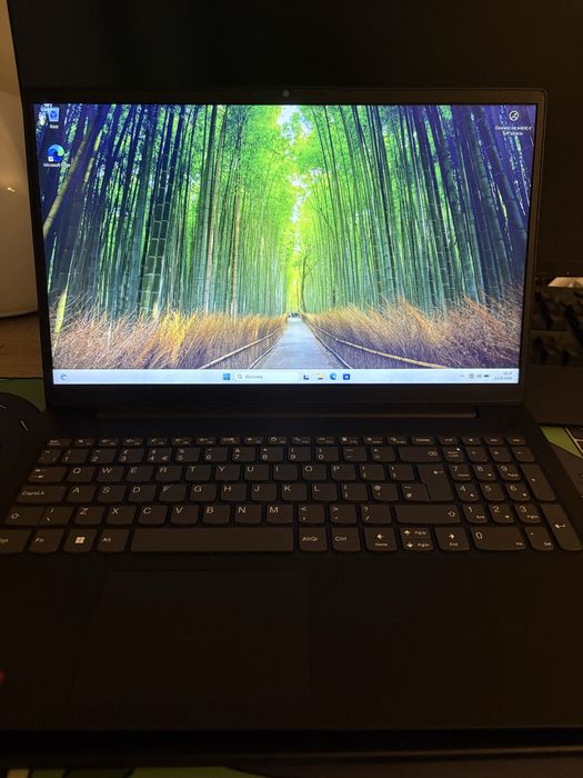 Laptop Lenovo  V15 G2-ALC