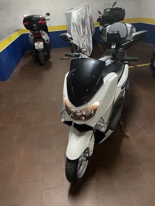 Yamaha NMAX 125 branca