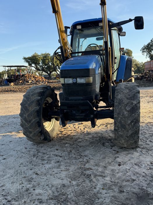 Tratot New Holland TM120