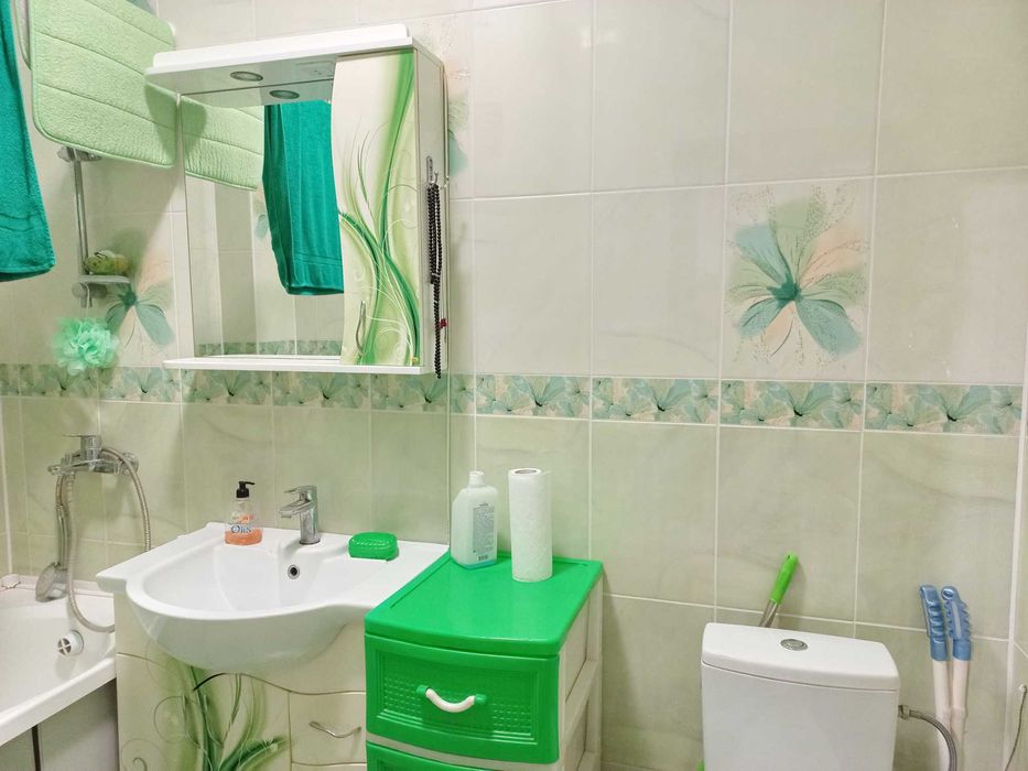 Продам 3х ком. кв.ру с гаражом в центре Чугуева