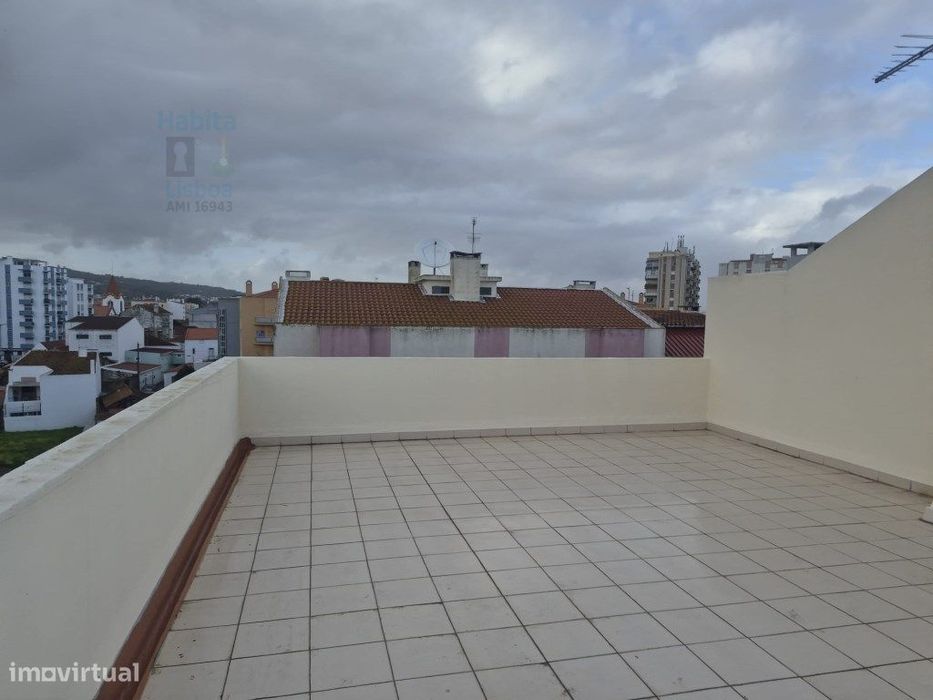 T2 com terraço no Carregado a 20 minutos de Lisboa