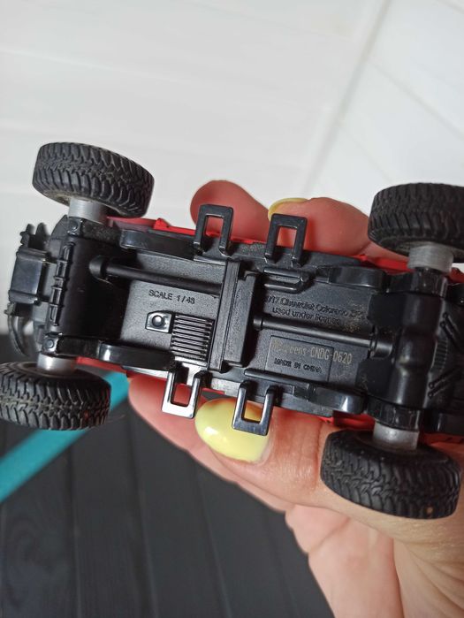 Металева машинка Спайдермена Людина павук 2017 Chevrolet Colorado ZR2