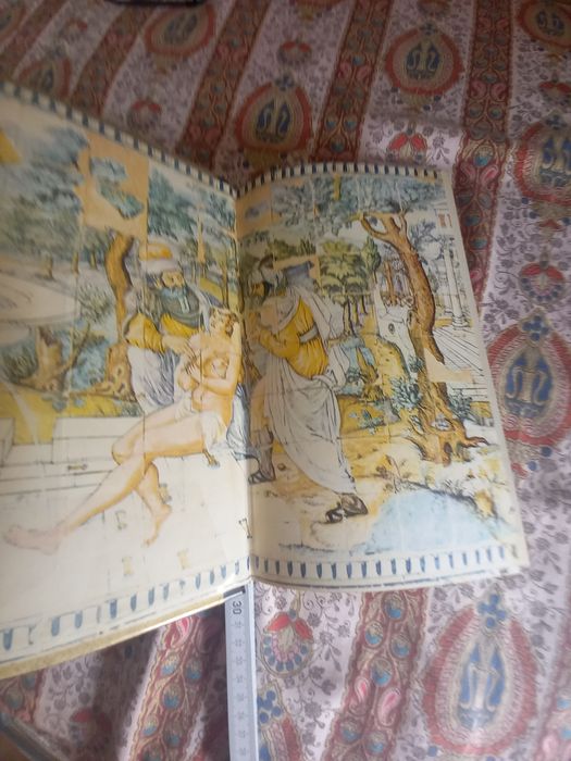 Livro Tesouros Artísticos de Portugal muito estimado