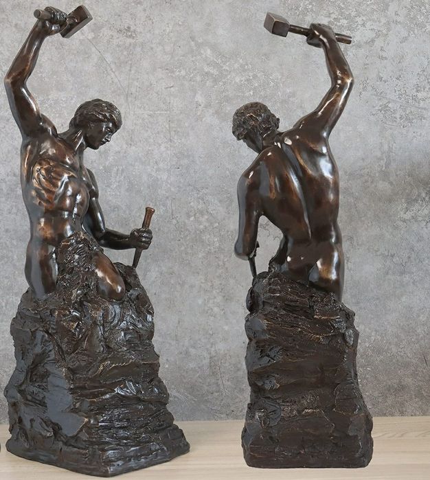 Estátua em Bronze "Self Made Man"