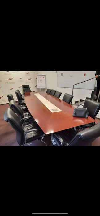 Stół konferencyjny