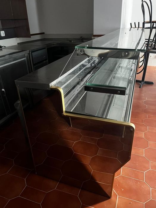 Mobiliários, equipamentos de  café